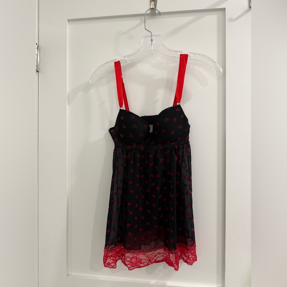 Per Lei black + red mesh babydoll lingerie top w/ lace and flocked hearts